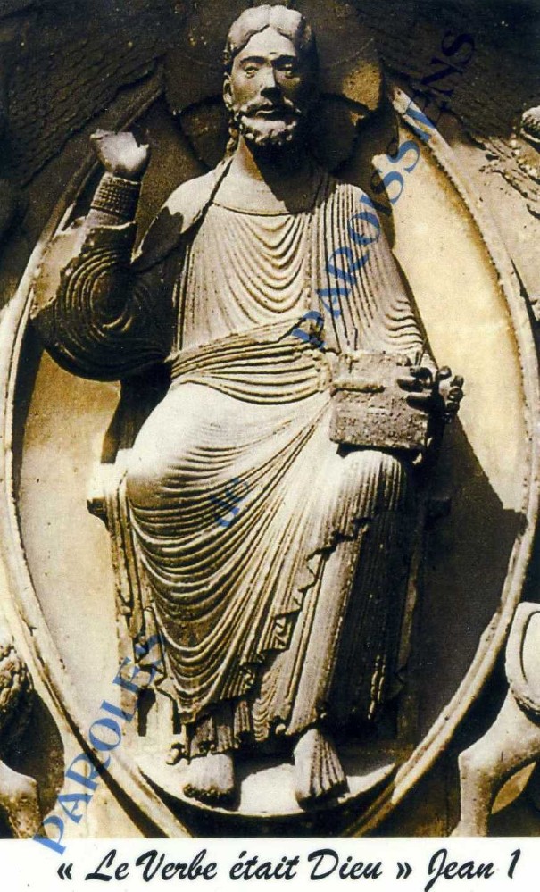 Évangile selon saint Jean 1,1-5.9-14
Au commencement était le Verbe, et le Verbe était auprès de Dieu, et le Verbe était Dieu. Il était au commencement auprès de Dieu. C’est par lui que tout est venu à l’existence, et rien de ce qui s’est fait ne s’est fait sans lui. En lui était la vie, et la vie était la lumière des hommes ; la lumière brille dans les ténèbres, et les ténèbres ne l’ont pas arrêtée. Le Verbe était la vraie Lumière, qui éclaire tout homme en venant dans le monde. Il était dans le monde, et le monde était venu par lui à l’existence, mais le monde ne l’a pas reconnu. Il est venu chez lui, et les siens ne l’ont pas reçu. Mais à tous ceux qui l’ont reçu, il a donné de pouvoir devenir enfants de Dieu, eux qui croient en son nom. Ils ne sont pas nés du sang, ni d’une volonté charnelle, ni d’une volonté d’homme : ils sont nés de Dieu. Et le Verbe s’est fait chair, il a habité parmi nous, et nous avons vu sa gloire, la gloire qu’il tient de son Père comme Fils unique, plein de grâce et de vérité.
https://croire.la-croix.com/Definitions/Bible/Noel-2018-12-14-1700989672
Commentaire du Père Marcel Domergue Évangile selon saint Jean 1,1-5.9-14
Au commencement était le Verbe, et le Verbe était auprès de Dieu, et le Verbe était Dieu. Il était au commencement auprès de Dieu. C’est par lui que tout est venu à l’existence, et rien de ce qui s’est fait ne s’est fait sans lui. En lui était la vie, et la vie était la lumière des hommes ; la lumière brille dans les ténèbres, et les ténèbres ne l’ont pas arrêtée. Le Verbe était la vraie Lumière, qui éclaire tout homme en venant dans le monde. Il était dans le monde, et le monde était venu par lui à l’existence, mais le monde ne l’a pas reconnu. Il est venu chez lui, et les siens ne l’ont pas reçu. Mais à tous ceux qui l’ont reçu, il a donné de pouvoir devenir enfants de Dieu, eux qui croient en son nom. Ils ne sont pas nés du sang, ni d’une volonté charnelle, ni d’une volonté d’homme : ils sont nés de Dieu. Et le Verbe s’est fait chair, il a habité parmi nous, et nous avons vu sa gloire, la gloire qu’il tient de son Père comme Fils unique, plein de grâce et de vérité.
https://croire.la-croix.com/Definitions/Bible/Noel-2018-12-14-1700989672
Commentaire du Père Marcel Domergue