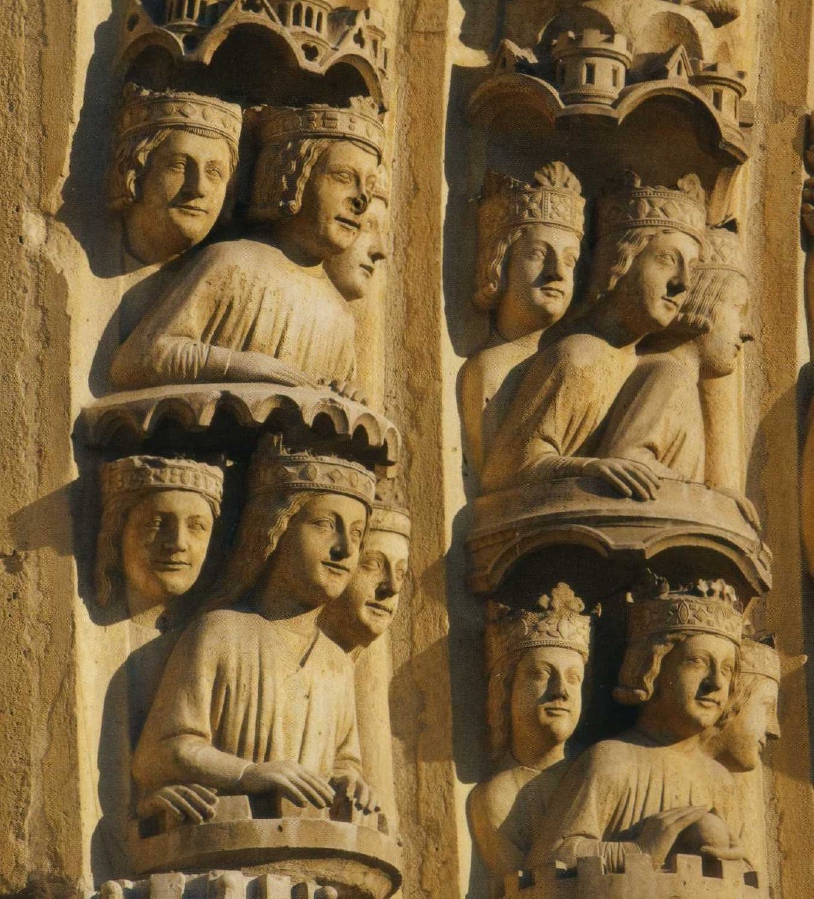 Evangile : Matthieu 5,1-12a
En ce temps-là, voyant les foules, Jésus gravit la montagne. Il s’assit, et ses disciples s’approchèrent de lui.
Alors, ouvrant la bouche, il les enseignait. Il disait :
« Heureux les pauvres de cœur,
car le royaume des Cieux est à eux.
Heureux ceux qui pleurent,
car ils seront consolés.
Heureux les doux,
car ils recevront la terre en héritage.
Heureux ceux qui ont faim et soif de la justice,
car ils seront rassasiés.
Heureux les miséricordieux,
car ils obtiendront miséricorde.
Heureux les cœurs purs,
car ils verront Dieu.
Heureux les artisans de paix,
car ils seront appelés fils de Dieu.
Heureux ceux qui sont persécutés pour la justice,
car le royaume des Cieux est à eux.
Heureux êtes-vous si l’on vous insulte,
si l’on vous persécute
et si l’on dit faussement toute sorte de mal contre vous, à cause de moi.
Réjouissez-vous, soyez dans l’allégresse,
car votre récompense est grande dans les cieux ! »
Ceux-là viennent de la grande épreuve; ils ont lavé leurs robes, ils les ont blanchies par le sang de l'Agneau. (Ap 7,14)
http://croire.la-croix.com/Textes-du-dimanche/2016/Tous-les-saints-mardi-01-novembre-2016/Saint-un-mot-difficile
Image : Elus couronnés avec explications :
Cathédrale Notre-Dame de Paris – Portail central (portail du jugement) dont le tympan a été construit entre 1200 et 1250.Ce portail, éclairé au couchant, présente le récit dramatique du Jugement dernier.
Au dernier acte, chaque âme est pesée au poids de l’amour du prochain et du plus faible. Evangile : Matthieu 5,1-12a
En ce temps-là, voyant les foules, Jésus gravit la montagne. Il s’assit, et ses disciples s’approchèrent de lui.
Alors, ouvrant la bouche, il les enseignait. Il disait :
« Heureux les pauvres de cœur,
car le royaume des Cieux est à eux.
Heureux ceux qui pleurent,
car ils seront consolés.
Heureux les doux,
car ils recevront la terre en héritage.
Heureux ceux qui ont faim et soif de la justice,
car ils seront rassasiés.
Heureux les miséricordieux,
car ils obtiendront miséricorde.
Heureux les cœurs purs,
car ils verront Dieu.
Heureux les artisans de paix,
car ils seront appelés fils de Dieu.
Heureux ceux qui sont persécutés pour la justice,
car le royaume des Cieux est à eux.
Heureux êtes-vous si l’on vous insulte,
si l’on vous persécute
et si l’on dit faussement toute sorte de mal contre vous, à cause de moi.
Réjouissez-vous, soyez dans l’allégresse,
car votre récompense est grande dans les cieux ! »
Ceux-là viennent de la grande épreuve; ils ont lavé leurs robes, ils les ont blanchies par le sang de l'Agneau. (Ap 7,14)
http://croire.la-croix.com/Textes-du-dimanche/2016/Tous-les-saints-mardi-01-novembre-2016/Saint-un-mot-difficile
Image : Elus couronnés avec explications :
Cathédrale Notre-Dame de Paris – Portail central (portail du jugement) dont le tympan a été construit entre 1200 et 1250.Ce portail, éclairé au couchant, présente le récit dramatique du Jugement dernier.
Au dernier acte, chaque âme est pesée au poids de l’amour du prochain et du plus faible.